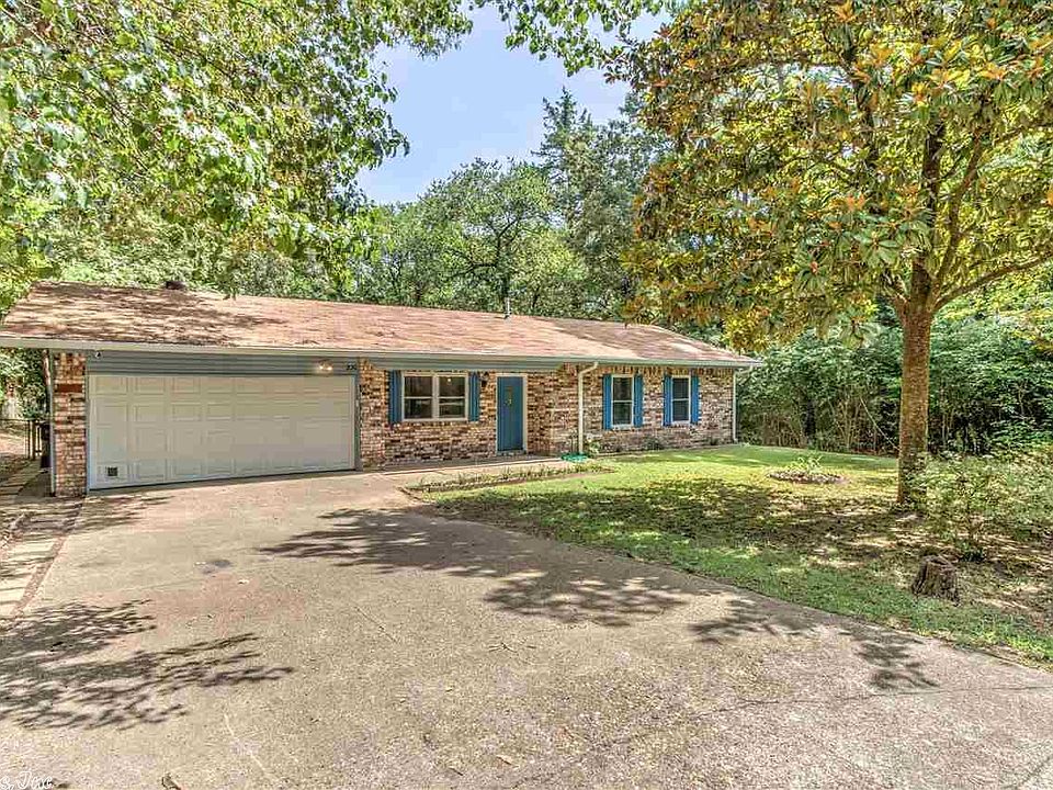 1st image of 230 Honeysuckle Cir