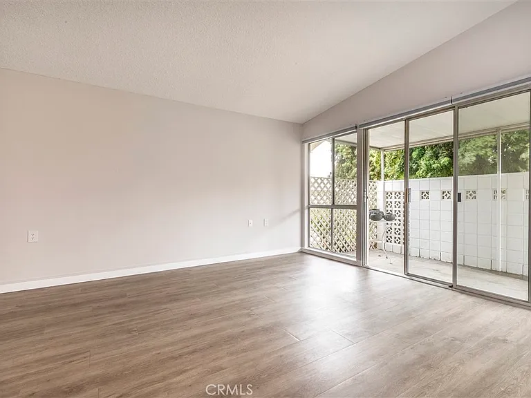 735 Avenida Majorca #A — Photo 8