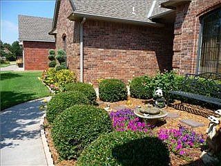2nd image of 1105 Camelot Dr