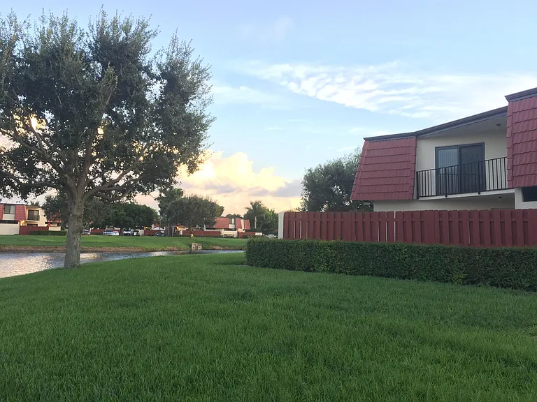 3757 Victoria Dr — Photo 25