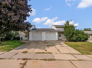 821-823 Wildwood Rd, Waterloo, IA 50702