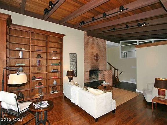 4th image of 3722 Woodland Cir