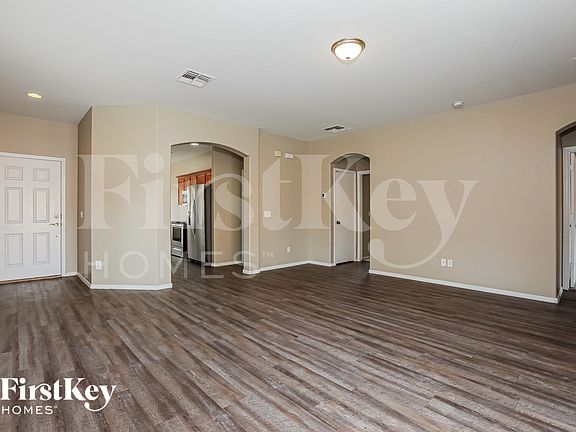 4th image of 2850 E Silverbell Rd