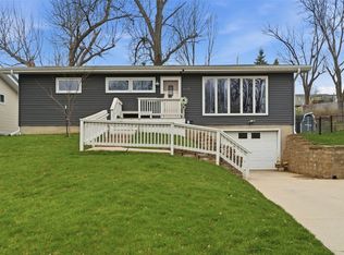 1634 24th St NW, Cedar Rapids, IA