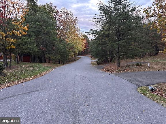 5th image of 58 Medford Ln