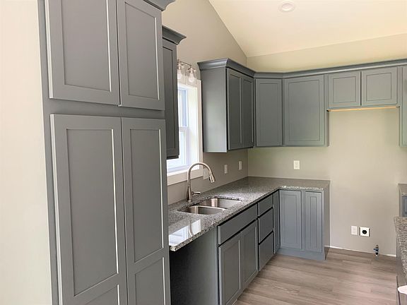 3rd image of 9134 Curtis Dr