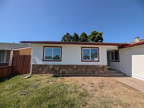 1385 Sprague St Photo 1