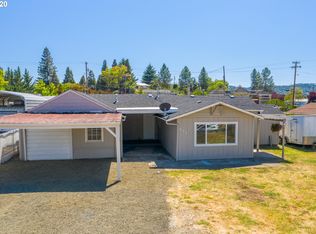 483 NE Clover Ave, Roseburg, OR 97470