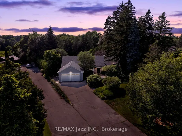 630 Brookside Dr, Oshawa, ON L1G 4H1