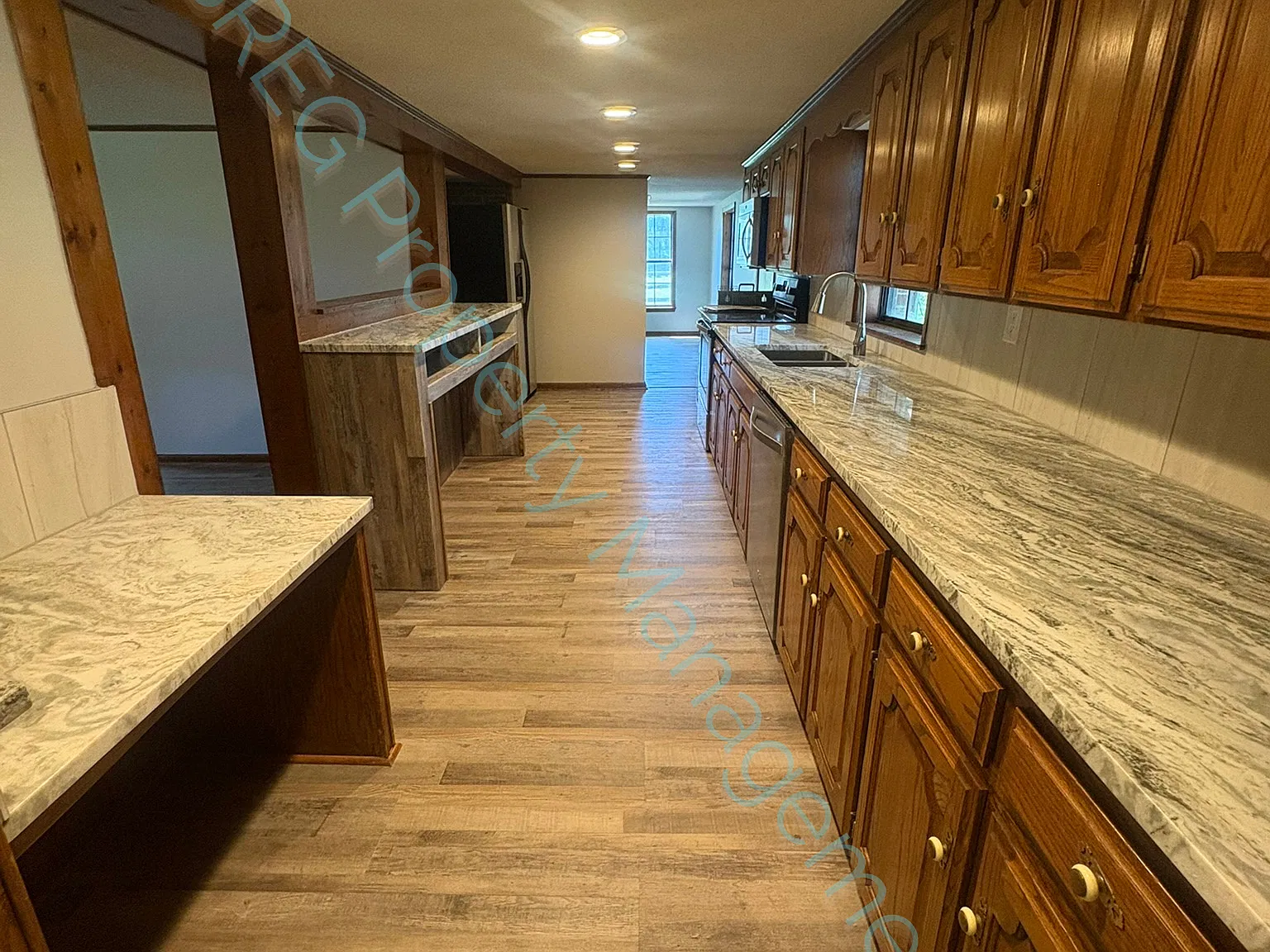 3 bed, 2329 sqft, $1,800 — Photo 4