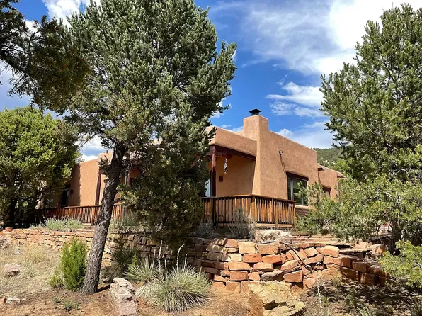 34 Gray Fox Rd, Santa Fe, NM 87505