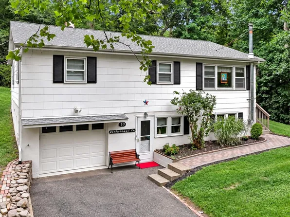 10 Woodycrest Trail, Monroe, NY 10950