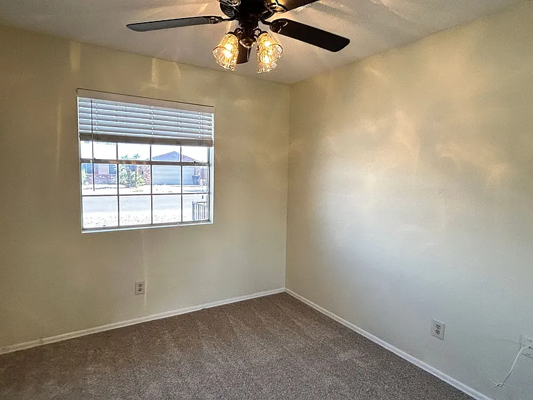 9002 W Malapai Dr — Photo 7