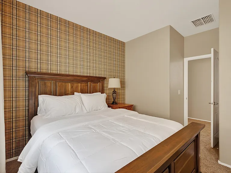 12034 W Polk St — Photo 33