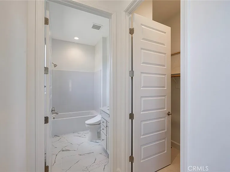 21204 Currant Ct — Photo 44