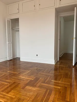 Rented by M.Grossman R.E. Management | media 14