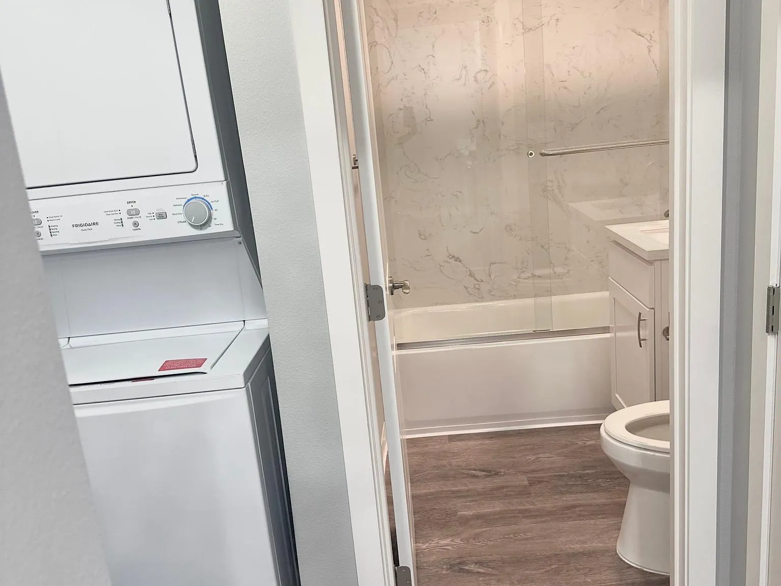 1 bed, 580 sqft, $3,295 — Photo 3