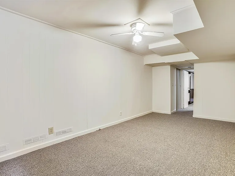 3503 E West Hwy — Photo 33