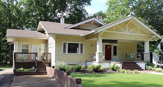 2nd image of 135 W Chulahoma Ave