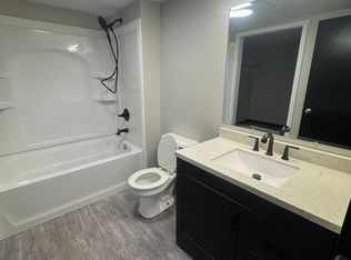 326 1/2 4th St, Hudson, IA 50643