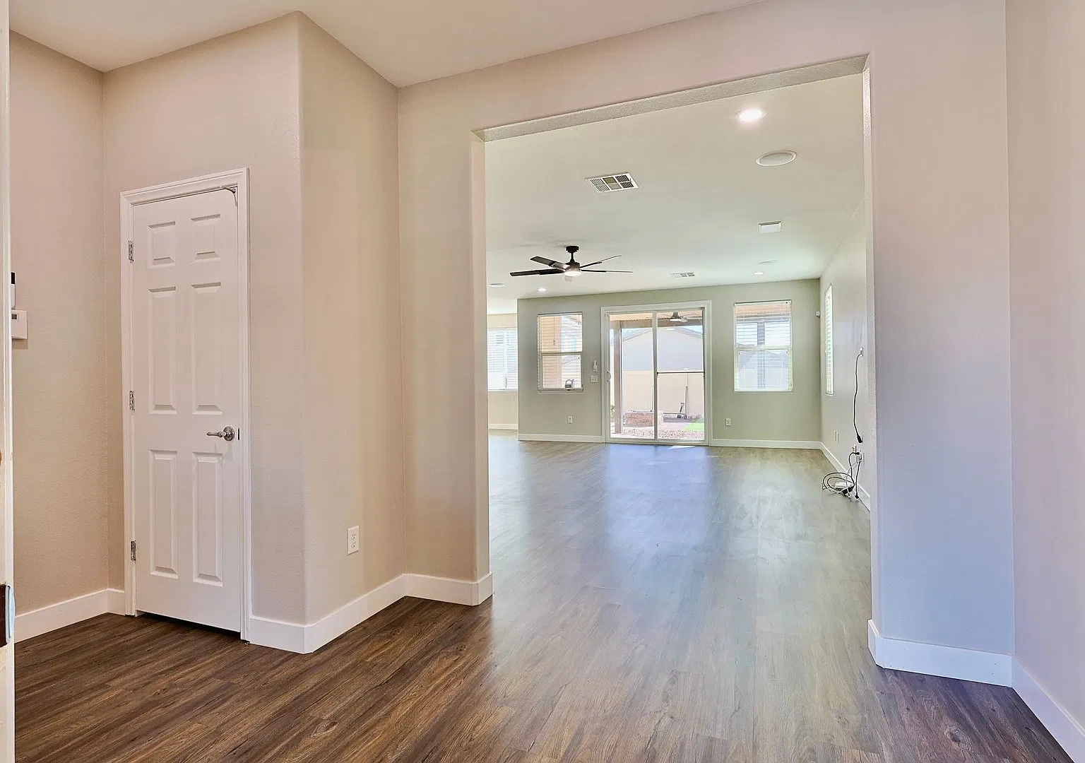 Welcome to this beautiful North Las Vegas Home! — Photo 4