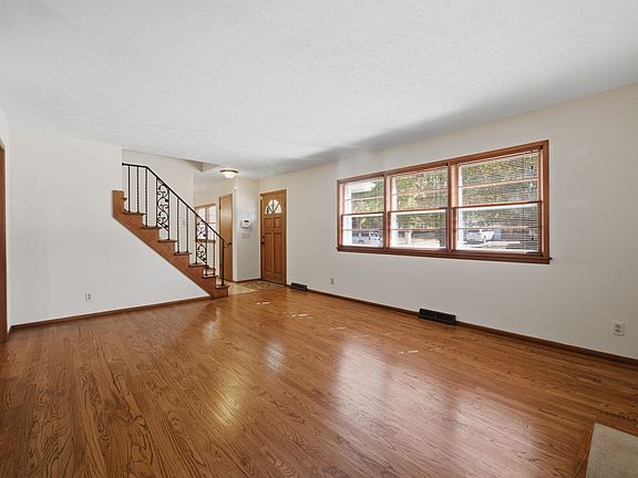 5th image of 1305 N Gretchen Ln