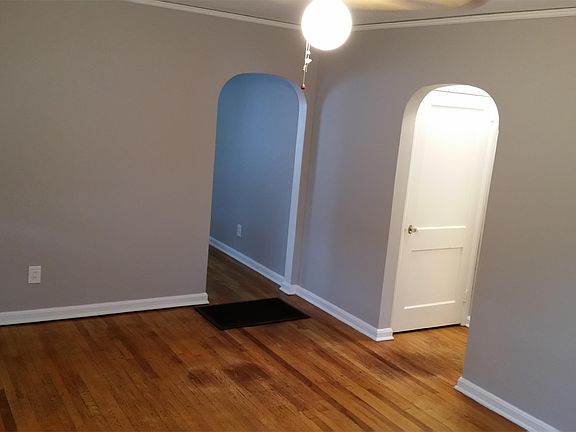 4th image of 4602 Young St
