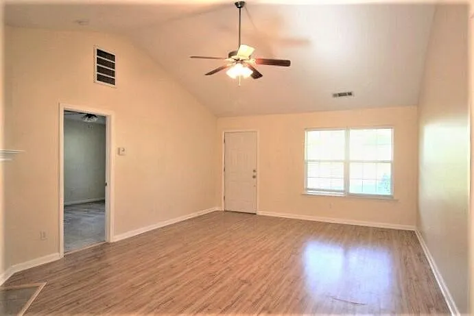 Corley Cir — Photo 2