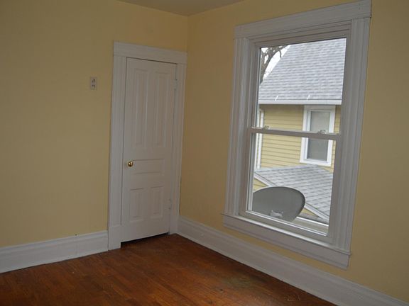 3rd image of 716 W Shiawassee St APT 2
