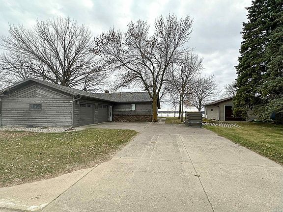 2nd image of 34924 320th St