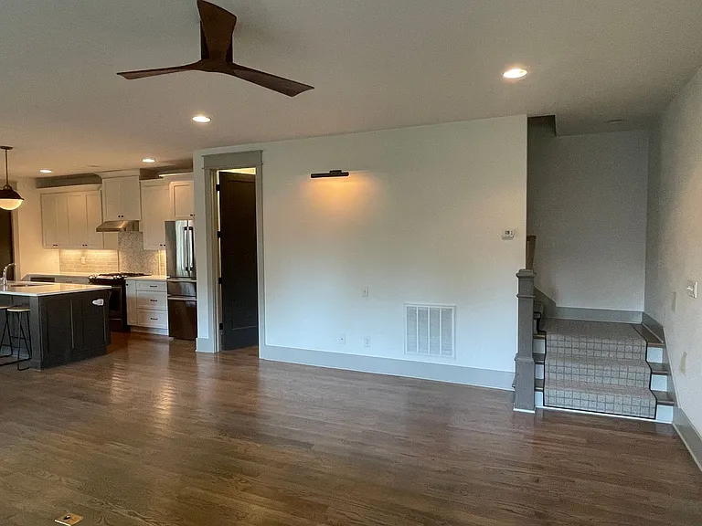 1206 Chapel Ave — Photo 5