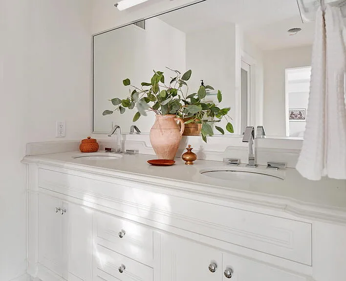 2269 Cove Ave — Photo 4