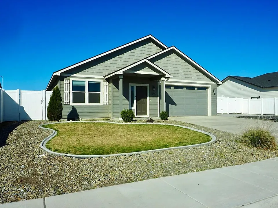 2395 Chelan St
