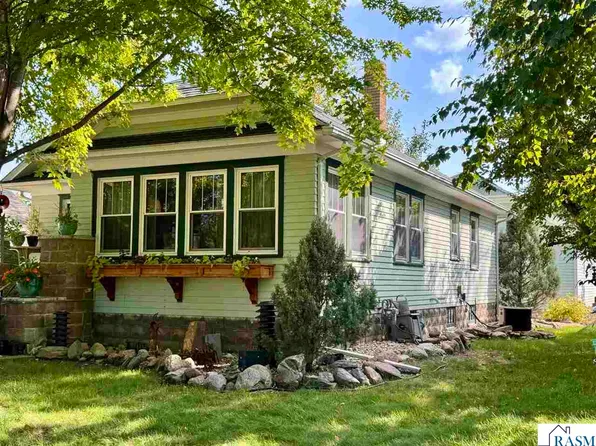 210 Elm St, Saint Peter, MN 56082