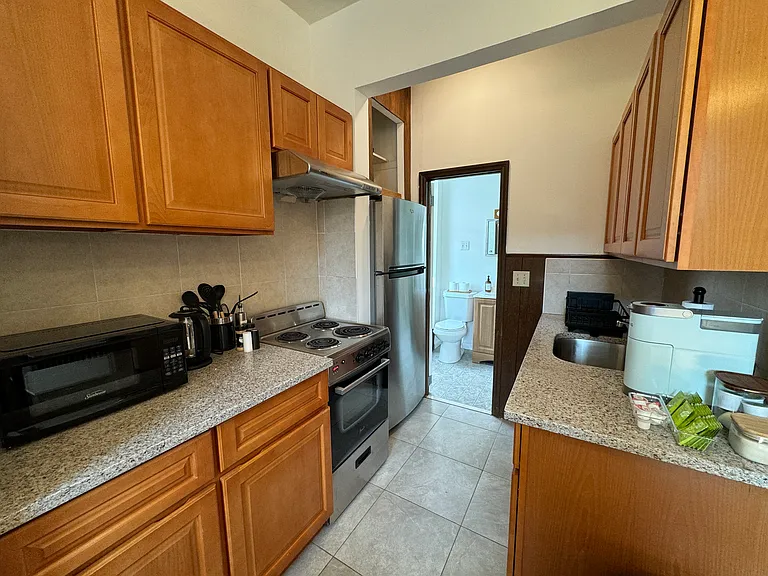 797 Orange St #2A — Photo 4