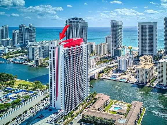 3rd image of 2602 E Hallandale Beach Blvd #R2304