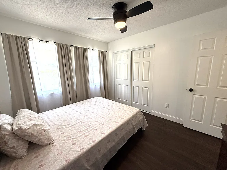 668 Hampton Dr NE — Photo 28