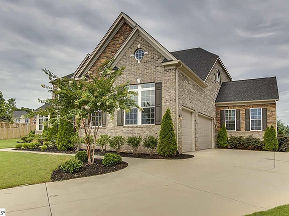 3rd image of 117 Chicora Wood Ln