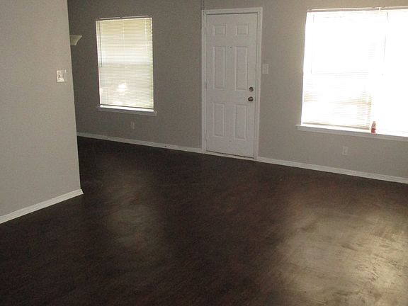 3rd image of 5508 S Hampshire Blvd