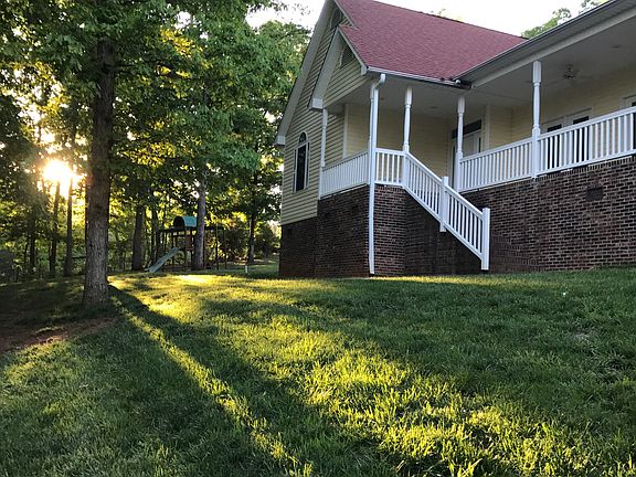 3rd image of 510 Mountain Creek Ln