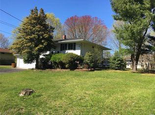 21 Ringneck Ln, East Setauket, NY 11733