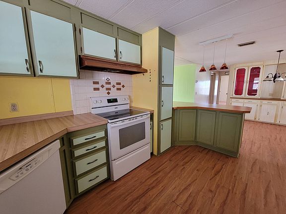 3rd image of 495 Avanti Way Blvd
