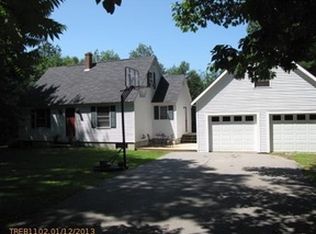 96 Bearce Rd, Winthrop, ME 04364