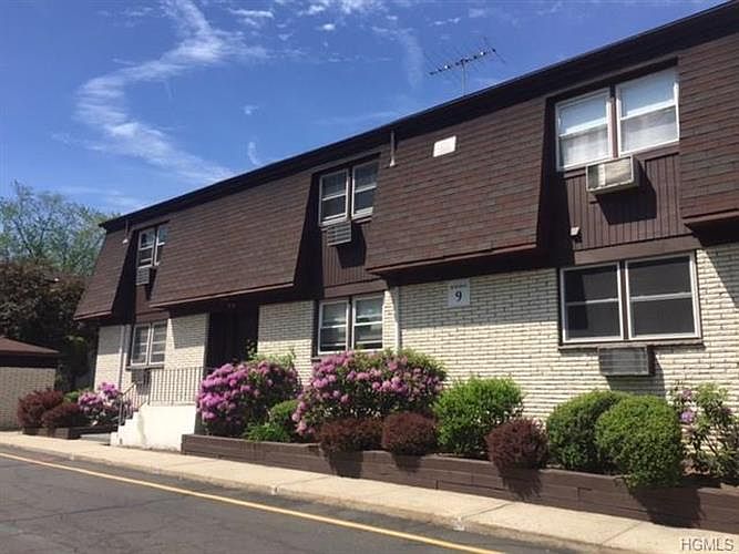 1st image of 9-5 Five Oxford Dr