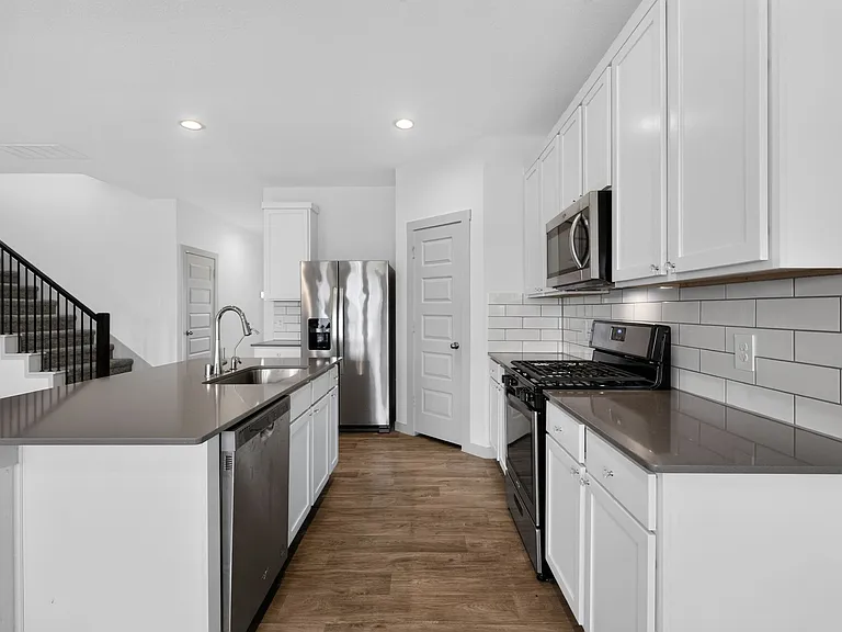14407 Sweetwater Dr — Photo 4