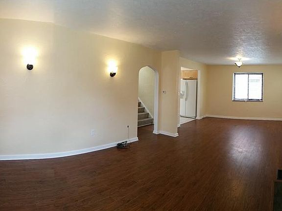 4th image of 163 Lakewood Ave