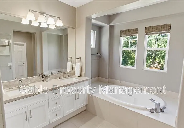 26882 Greenleaf Ct — Photo 16