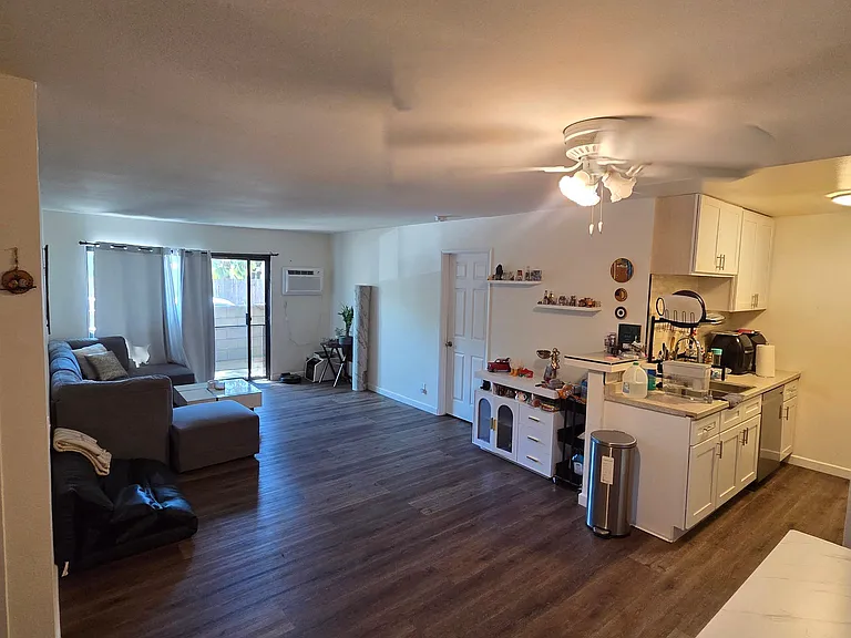 20234 Cantara St — Photo 3