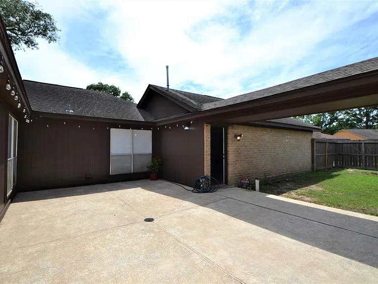 15927 Tumbling Rapids Dr — Photo 45