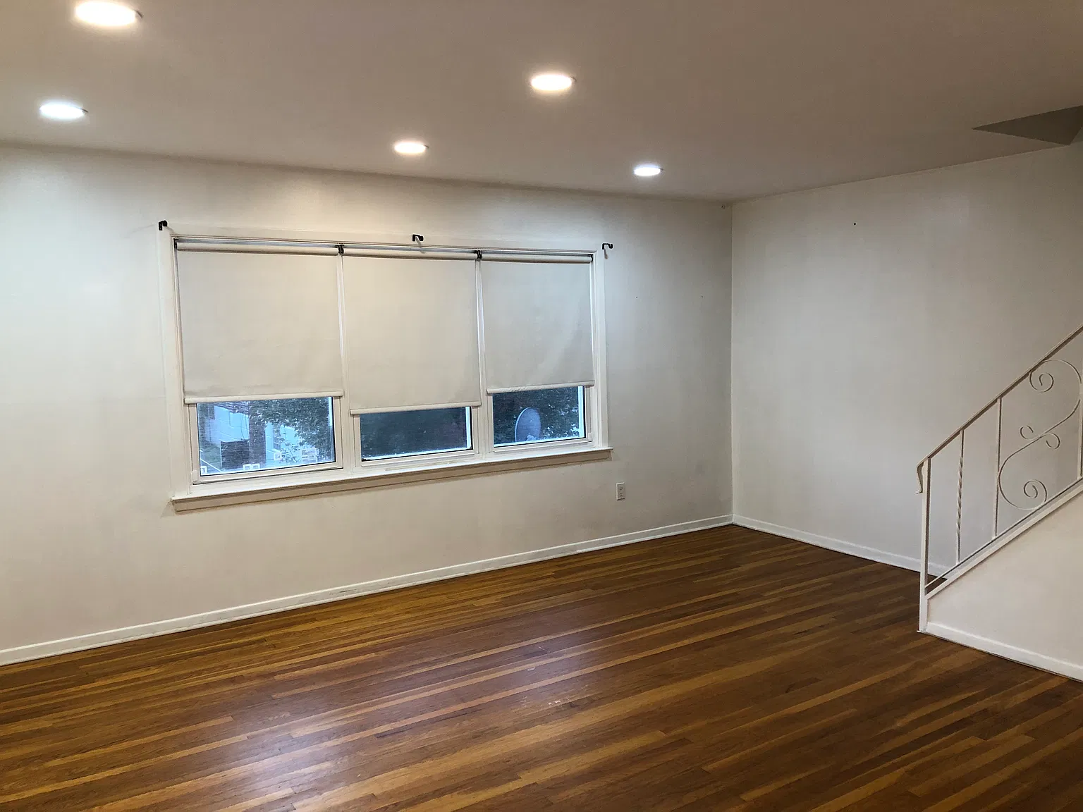3 bed, 2.5 bath, 1554 sqft, $2,300 — Photo 3